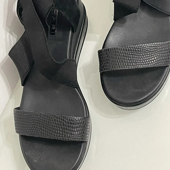 Tahari Black Wedge Platform Sandals Size 6 M - Picture 7 of 15